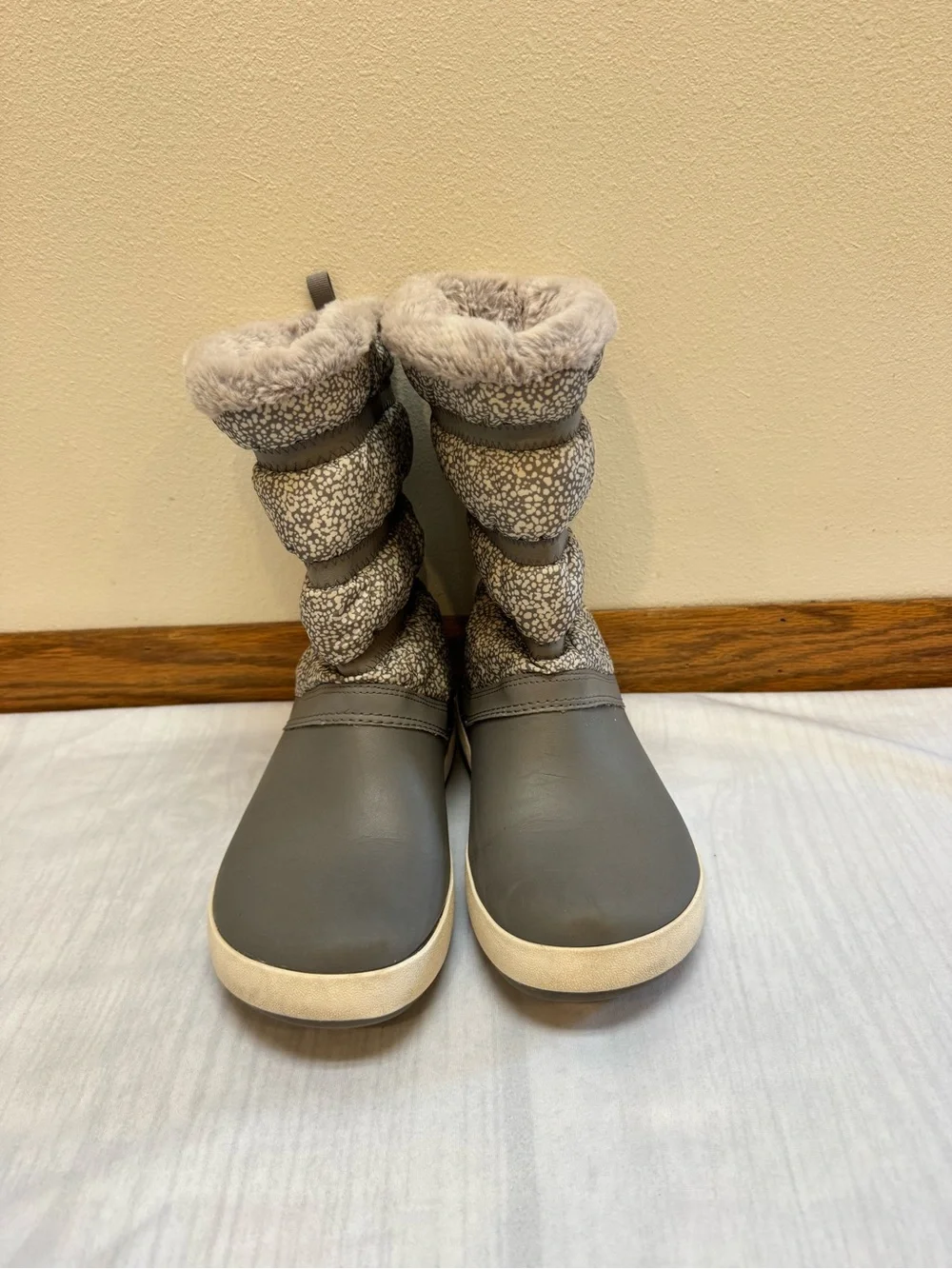 Crocs Crocband Gray Faux Fur Lining Winter Snow Boots Size 10